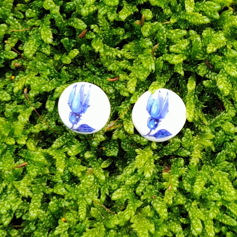 Fotka porcelánové náušnice modré kytky č.17